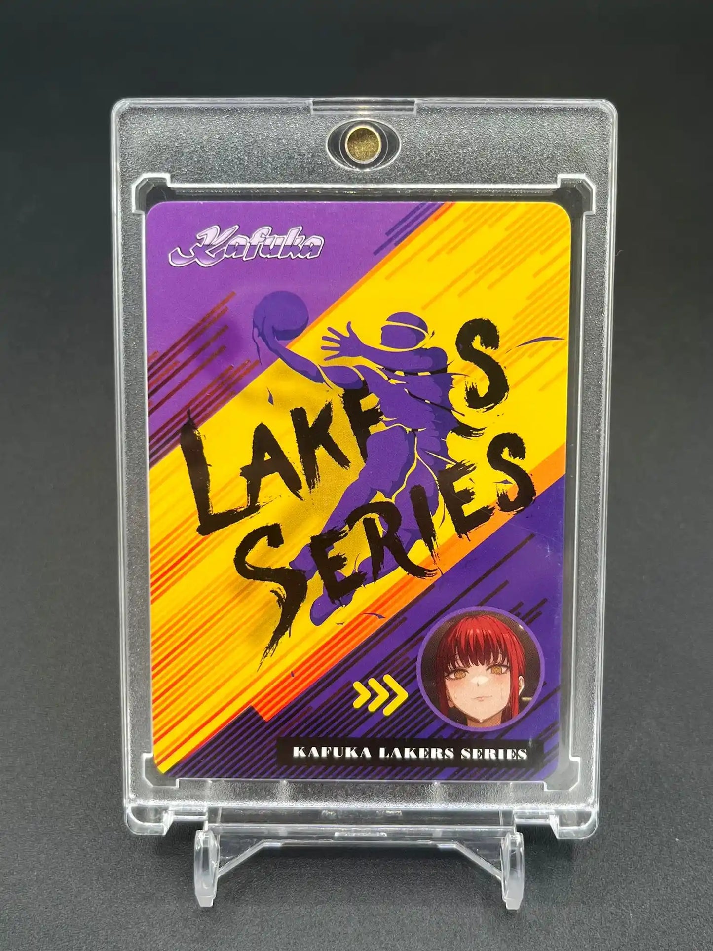 Vue arrière de la carte personnalisée Makima – Chainsaw Man Waifu Anime Lakers Basketball Edition