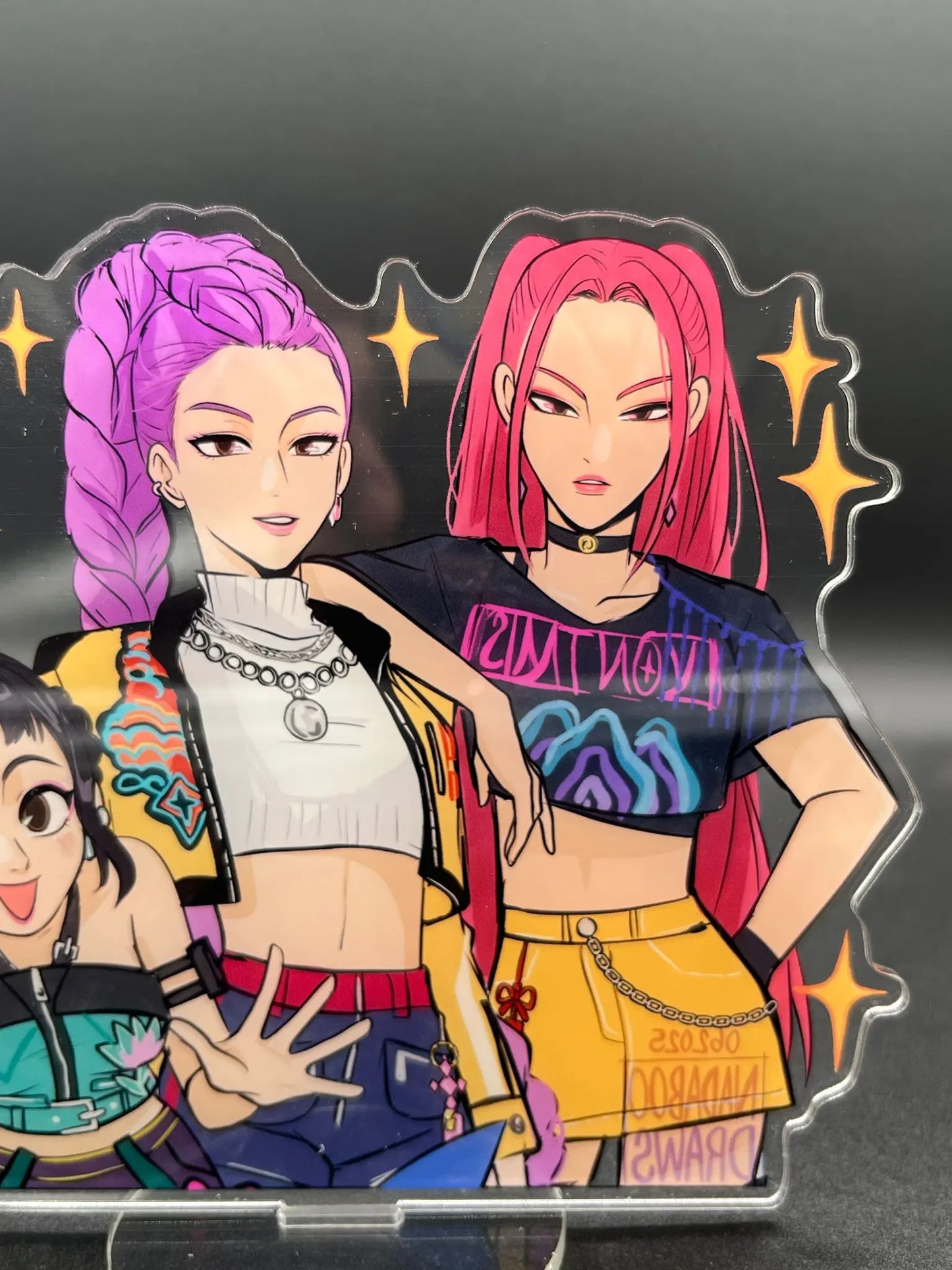 Detailed close-up highlighting features of Huntr/X Huntrix Kpop Demon Hunter Girl Support Acrylic Figure Version 2