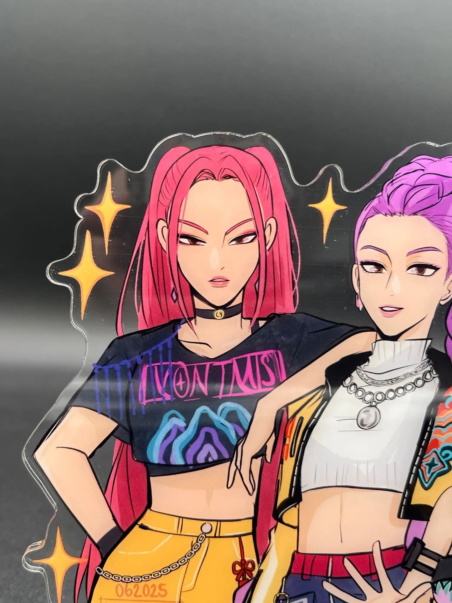 Left side view of Huntr/X Huntrix Kpop Demon Hunter Girl Support Acrylic Figure Version 2