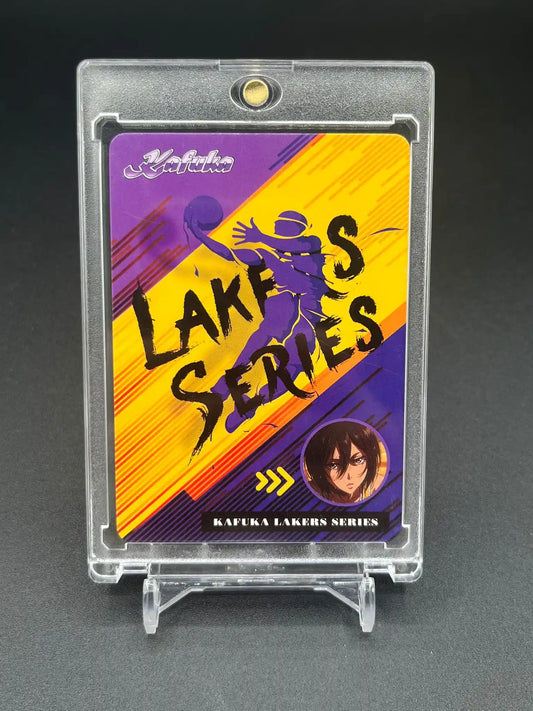 Vue arrière de la carte personnalisée Mikasa – Attack on Titan SNK Waifu Anime Lakers Basketball Edition